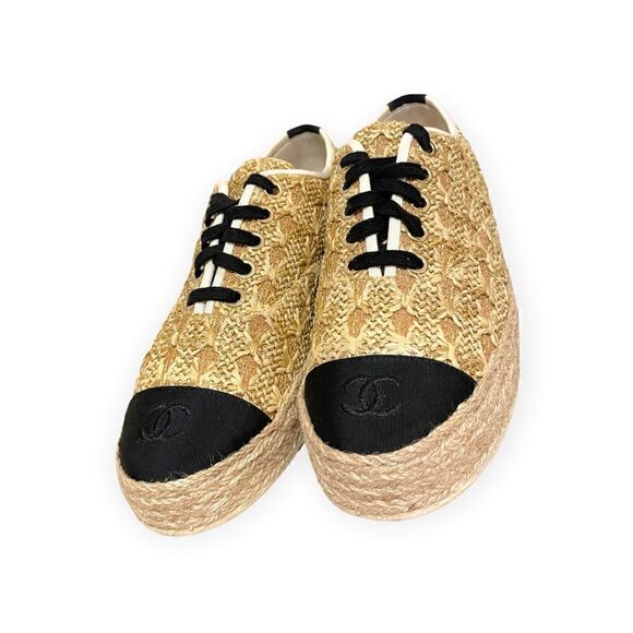 CHANEL 2019 Interlocking CC Logo Espadrille Sneakers
|Size: 8 | IT 38| - Picture 7 of 11